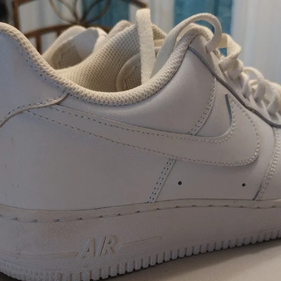 Nike Air Force One - Picture 15 of 17